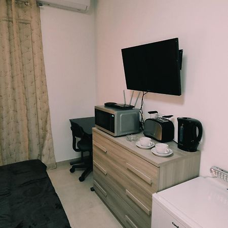 Fairwinds - Double Room With Ensuite - Luqa Airport - Self Check In & Out Available Exteriér fotografie